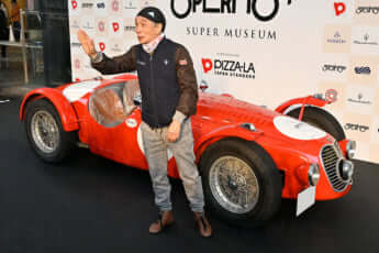 23年13号グラビア クラシックカー_12