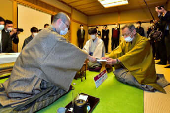 粟野さん名人戦第1局_16