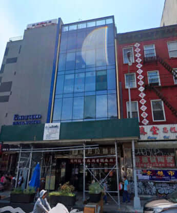 中国の「警察署」が入っていた米ニューヨークのチャイナタウンの建物