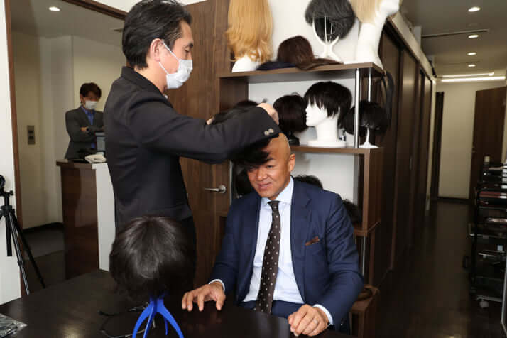堀井学 