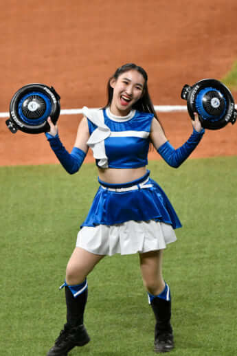 23年18号グラビア ジンギスカンダンス_3