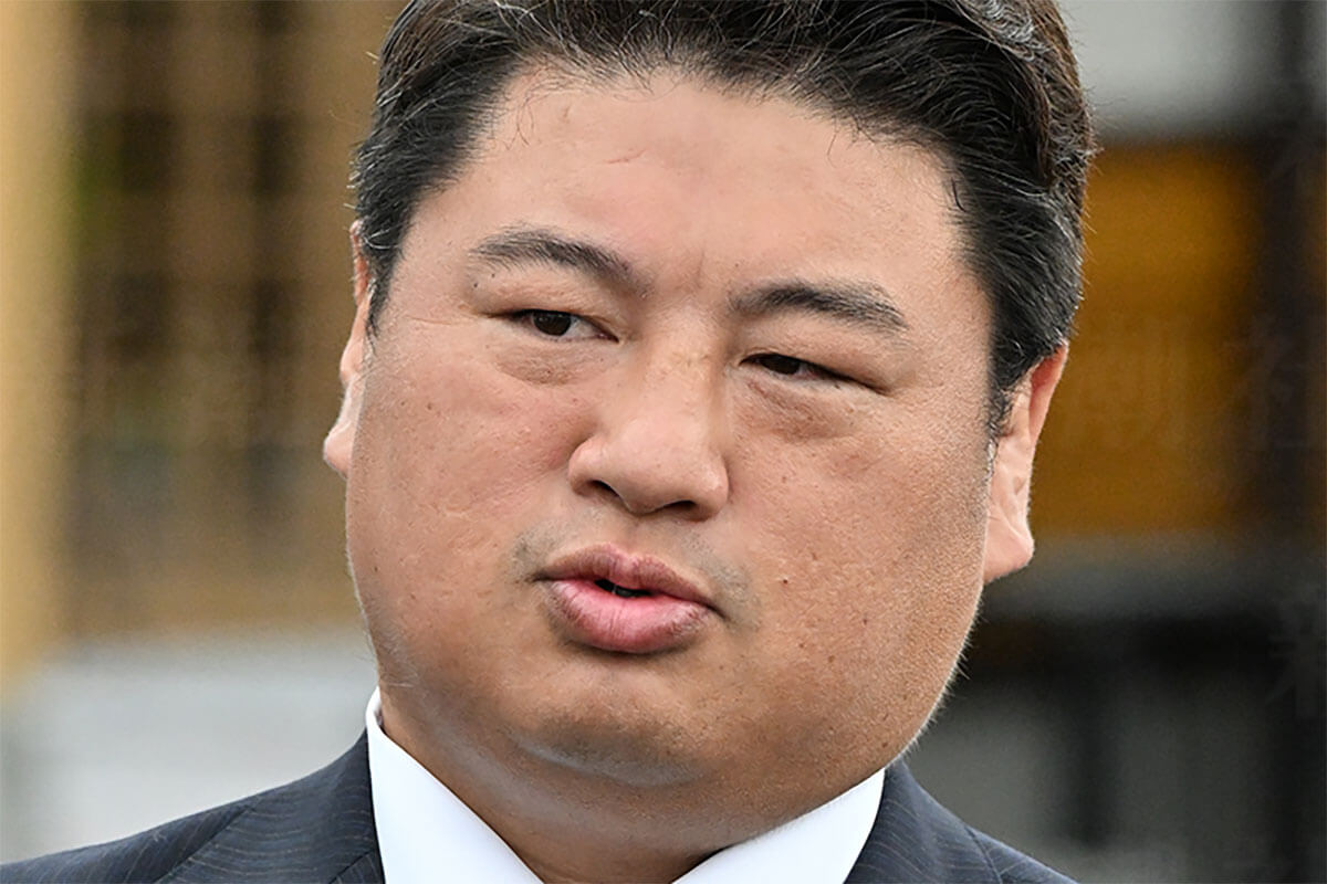変死体で発見された元関脇「嘉風」の“元妻” 「偽名」「年齢詐称」「セレブ生活への異常な執着」…死亡男性が抱いていた不信感(2ページ目 ...
