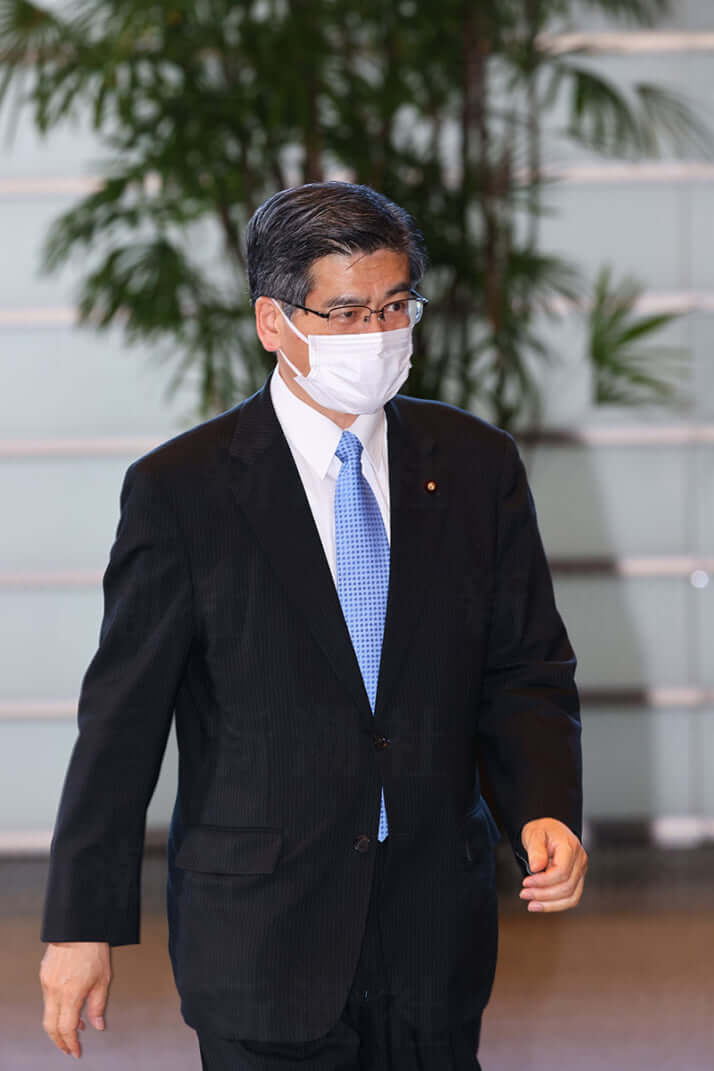 石井啓一