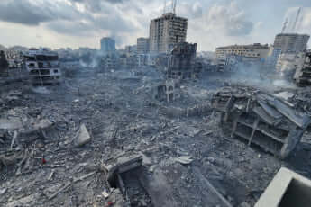 イスラエル勢に空爆されたガザの街