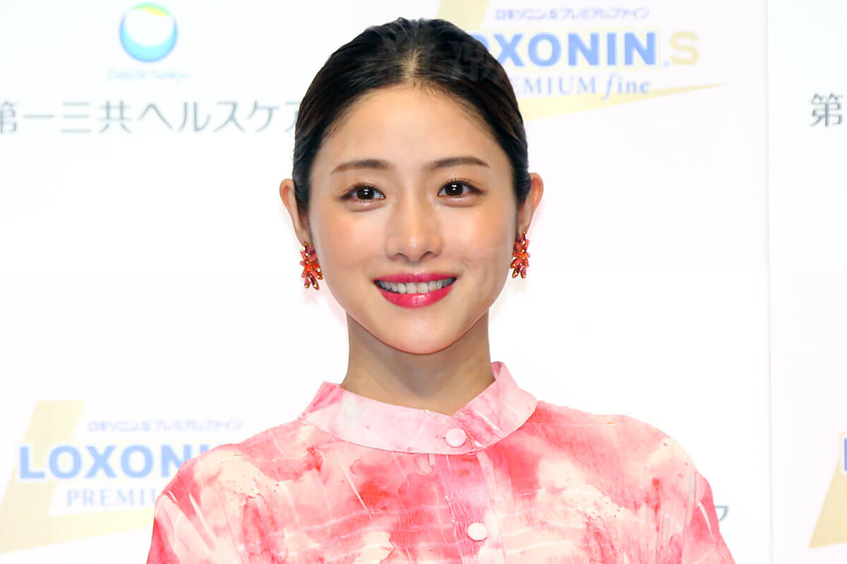 石原さとみの夫が「ゴールドマン・サックス」の“部長級の役職”に昇進していた 年収は「7千万円を下ることはない」（写真1） | デイリー新潮