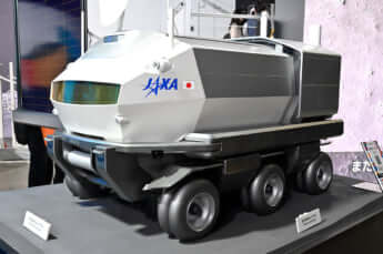 23年42号グラビア 東京モーターショー_5