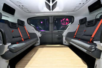 23年42号グラビア 東京モーターショー_6