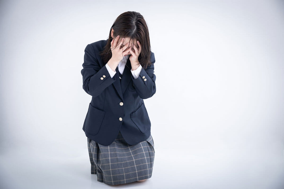 ブルセラ 女子高生 90年代に大ブーム「ブルセラショップ」は下火も…女子高生の「制服」を“中国人女性”が買い求める意外な理由 | デイリー新潮