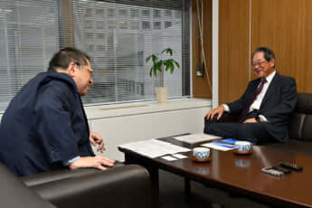 三島愼次郎、佐藤優