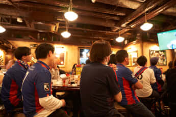 英国風パブ「HUB」