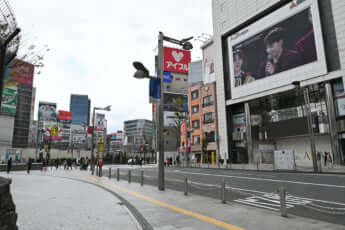 コロナ禍のガラガラな新宿の様子