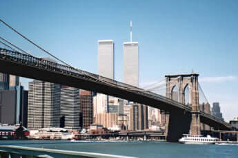9.11テロで崩落する前のワールドトレードセンター