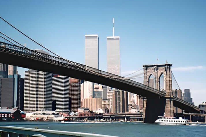 9.11テロで崩落する前のワールドトレードセンター