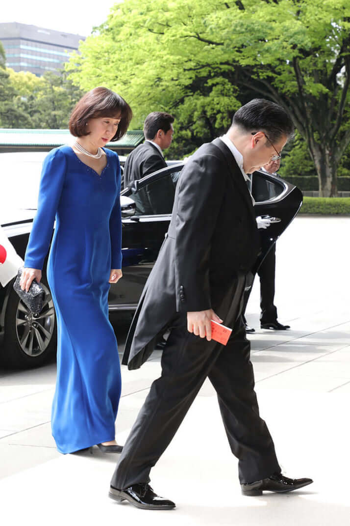 世耕弘成、林久美子