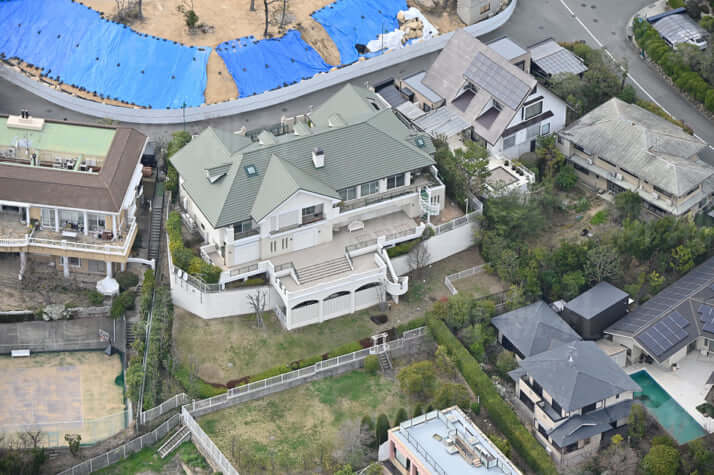 24年14号グラビア 小林製薬_3