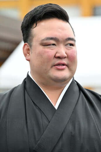 稀勢の里（二所ノ関親方）