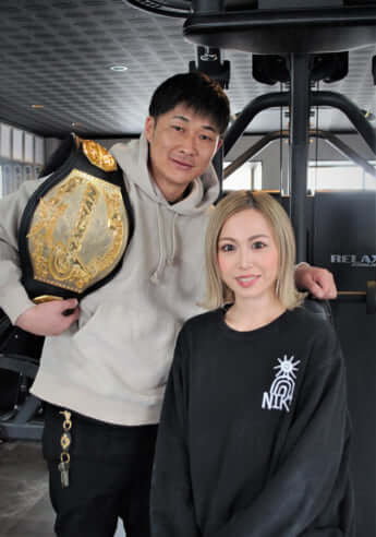 小島勝志、渡邊梨乃