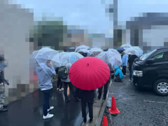 雨の中、約40分続いた迷惑な「街宣活動」