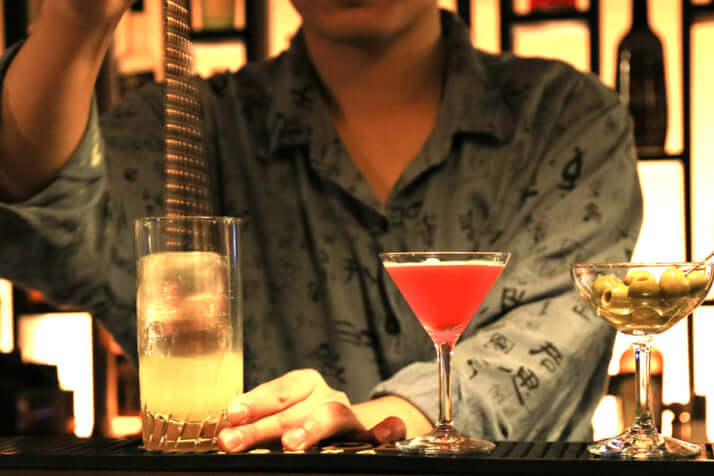 バーテンダー