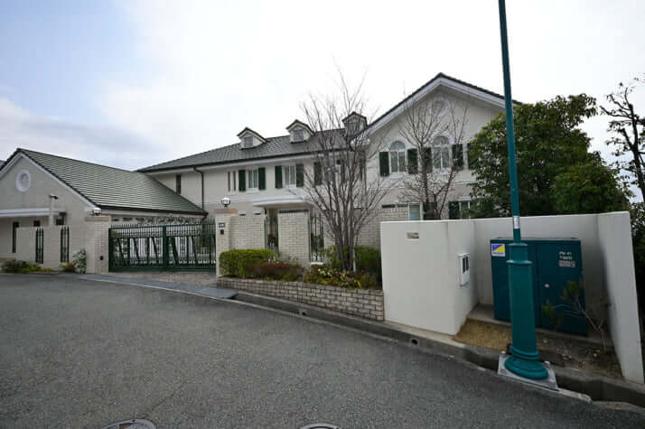 ブルーレット御殿