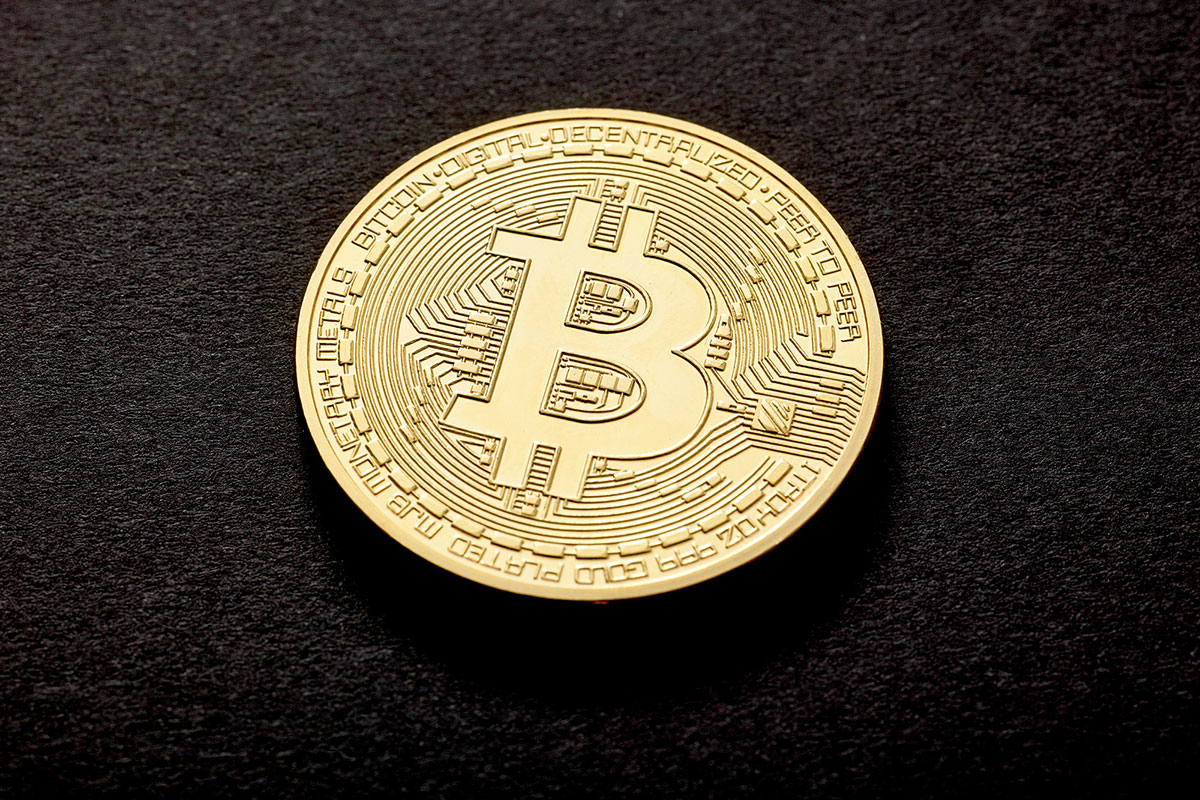 日本でビットコインETFが承認されない現状」記事とトランプ発言の波紋 | デイリー新潮