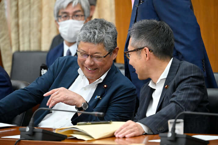 24年21号グラビア 高木毅_5