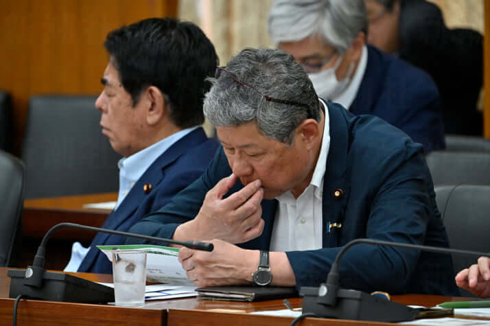 24年21号グラビア 高木毅_6