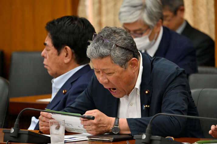 24年21号グラビア 高木毅_7