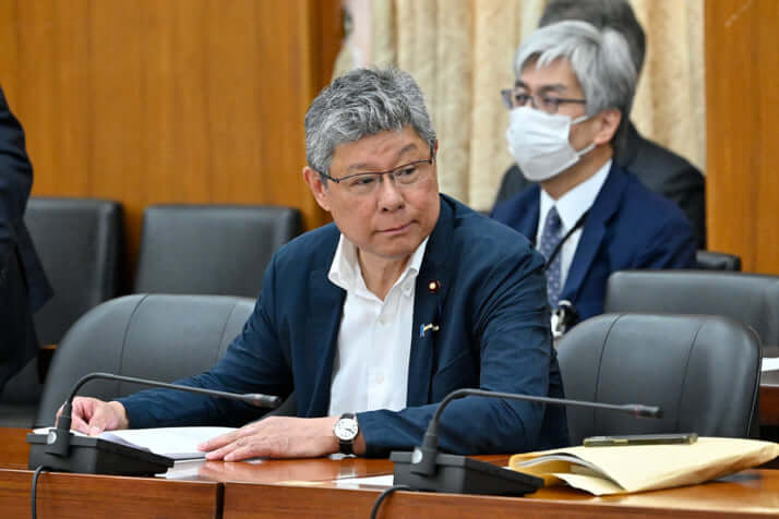 24年21号グラビア 高木毅_8