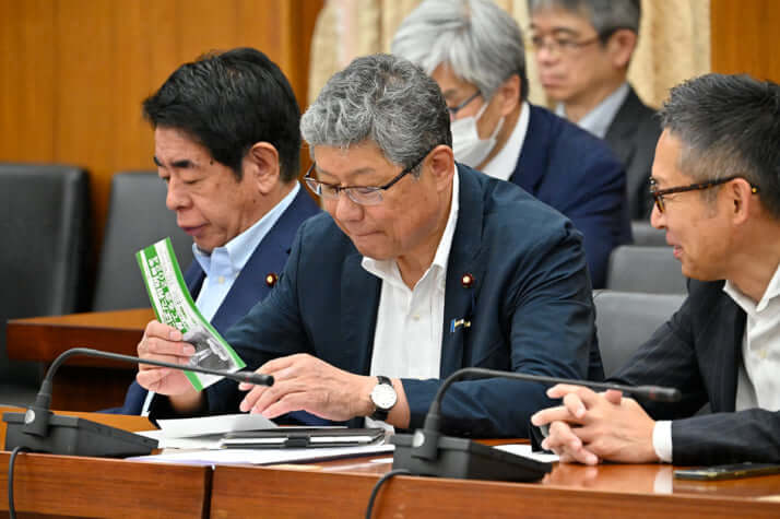 24年21号グラビア 高木毅_11