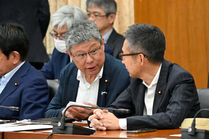 24年21号グラビア 高木毅_12