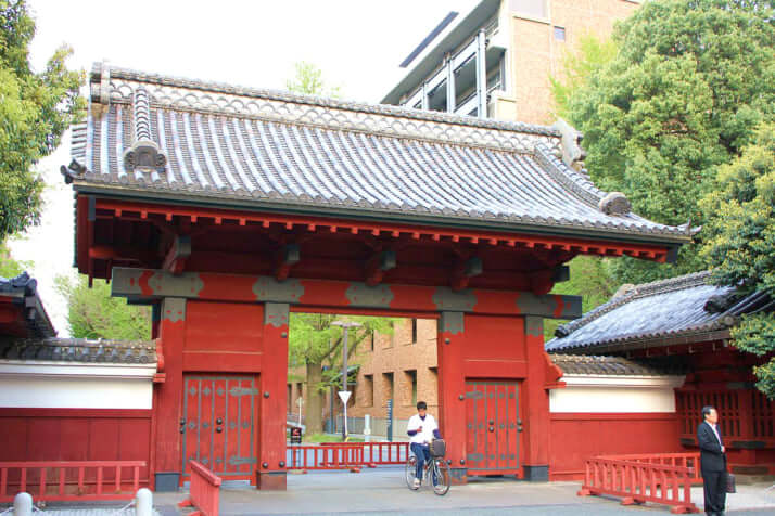 東京大学（赤門）