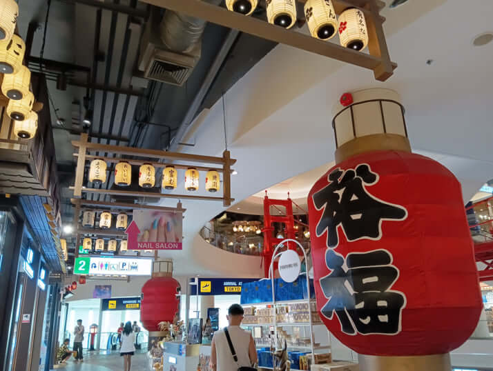 ターミナル21_19