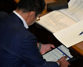 23号グラビア 国会議員の「内職」_3