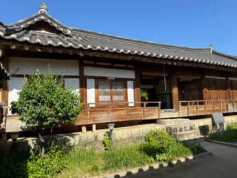 韓国の伝統家屋が立ち並ぶ