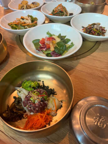 新鮮な牛肉を使った「ユッケビビンバ」