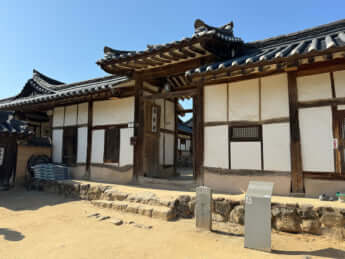 時代劇の世界が広がる安東河回村