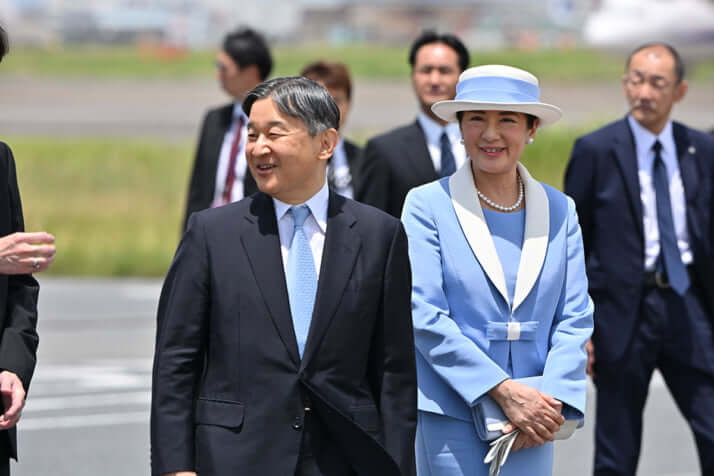 25号グラビア 天皇陛下_11