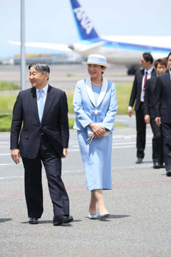 25号グラビア 天皇陛下_12