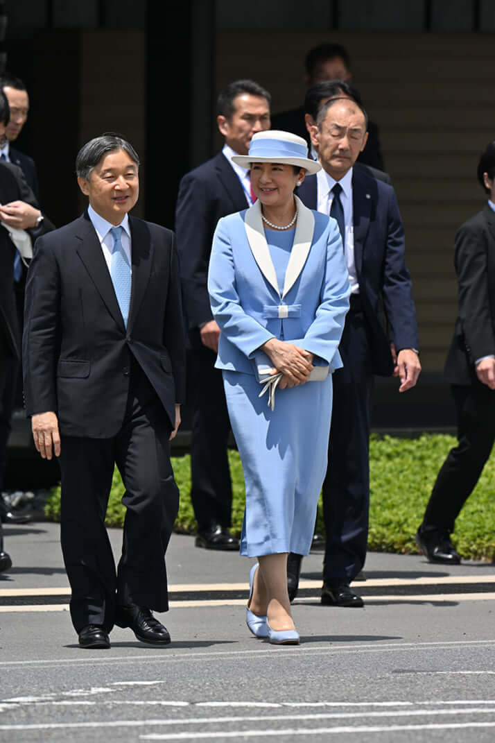 25号グラビア 天皇陛下_14