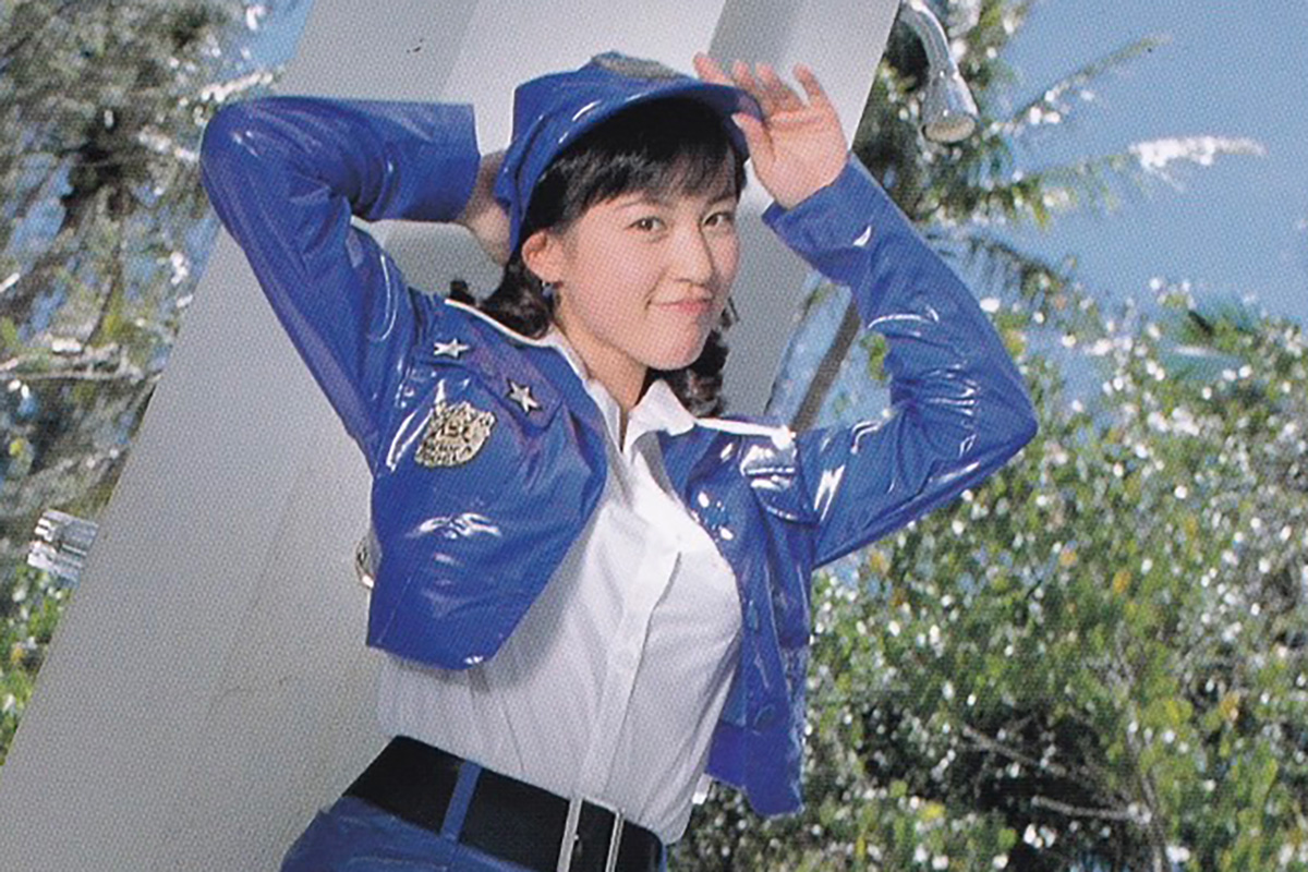 ミニスカポリスの制服は「家でジャブジャブ…」 来栖あつこ