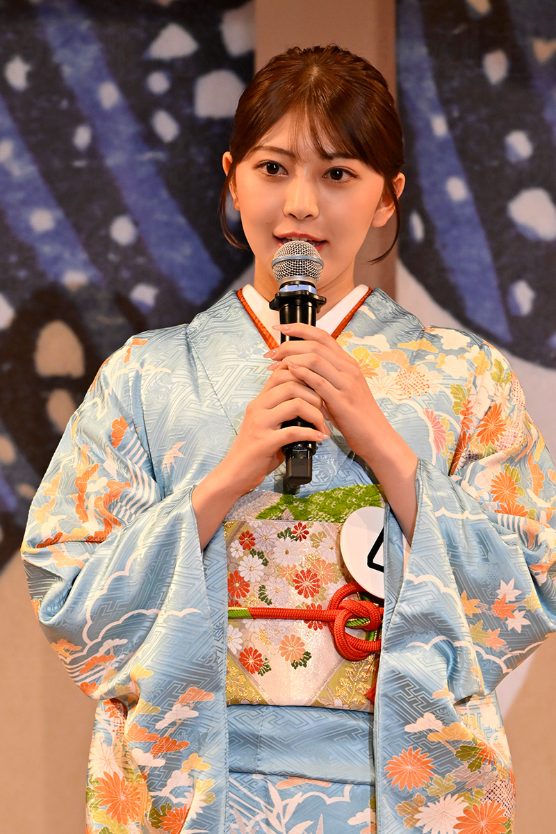 169センチの高身長にスラリとしたボディライン… 「石川さゆりの姪」が