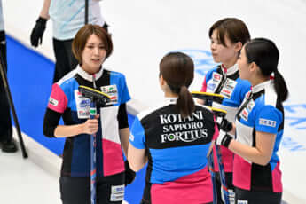 25年6号グラビア カーリング_18