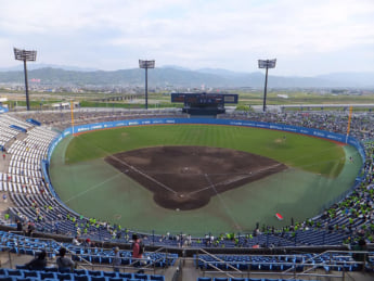 坊ちゃんスタジアム