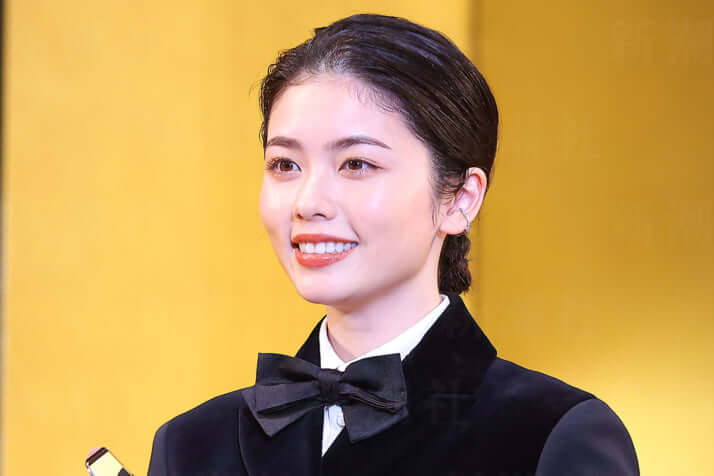 25年11号グラビア 花魁道中_1