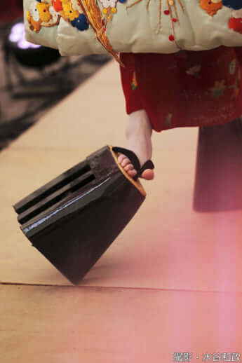 25年11号グラビア 花魁道中_16