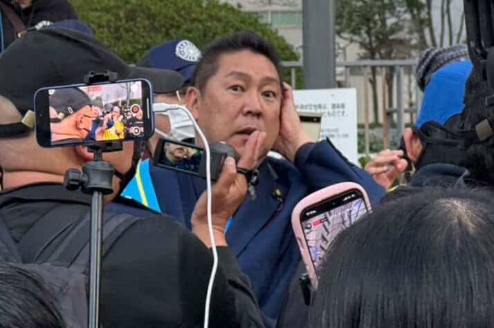 25年12号グラビア 立花孝志_2