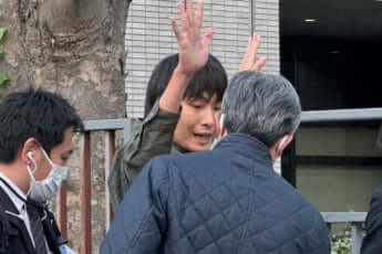 25年12号グラビア 立花孝志_4