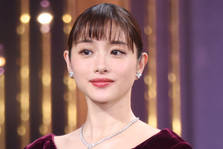 25年12号グラビア 日本アカデミー賞_1