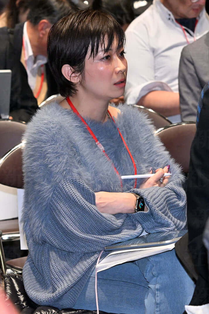 望月衣塑子